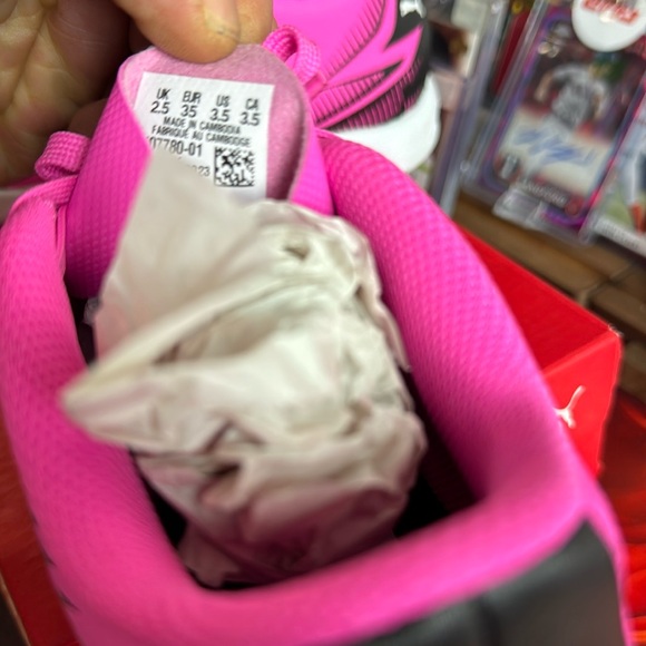 Girls indoor soccer sneakers. Size 3.5.and Size 3. Your choice or buy both! - Picture 2 of 4